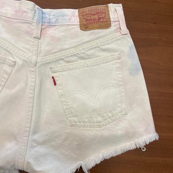 Levi’s 501 White Tie-Dye Cutoff Shorts – Size W28 - Picture 4 of 8